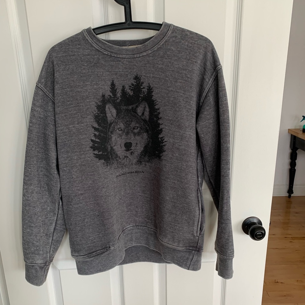 🍄3/29🍄Wolf Crew neck 🇨🇦